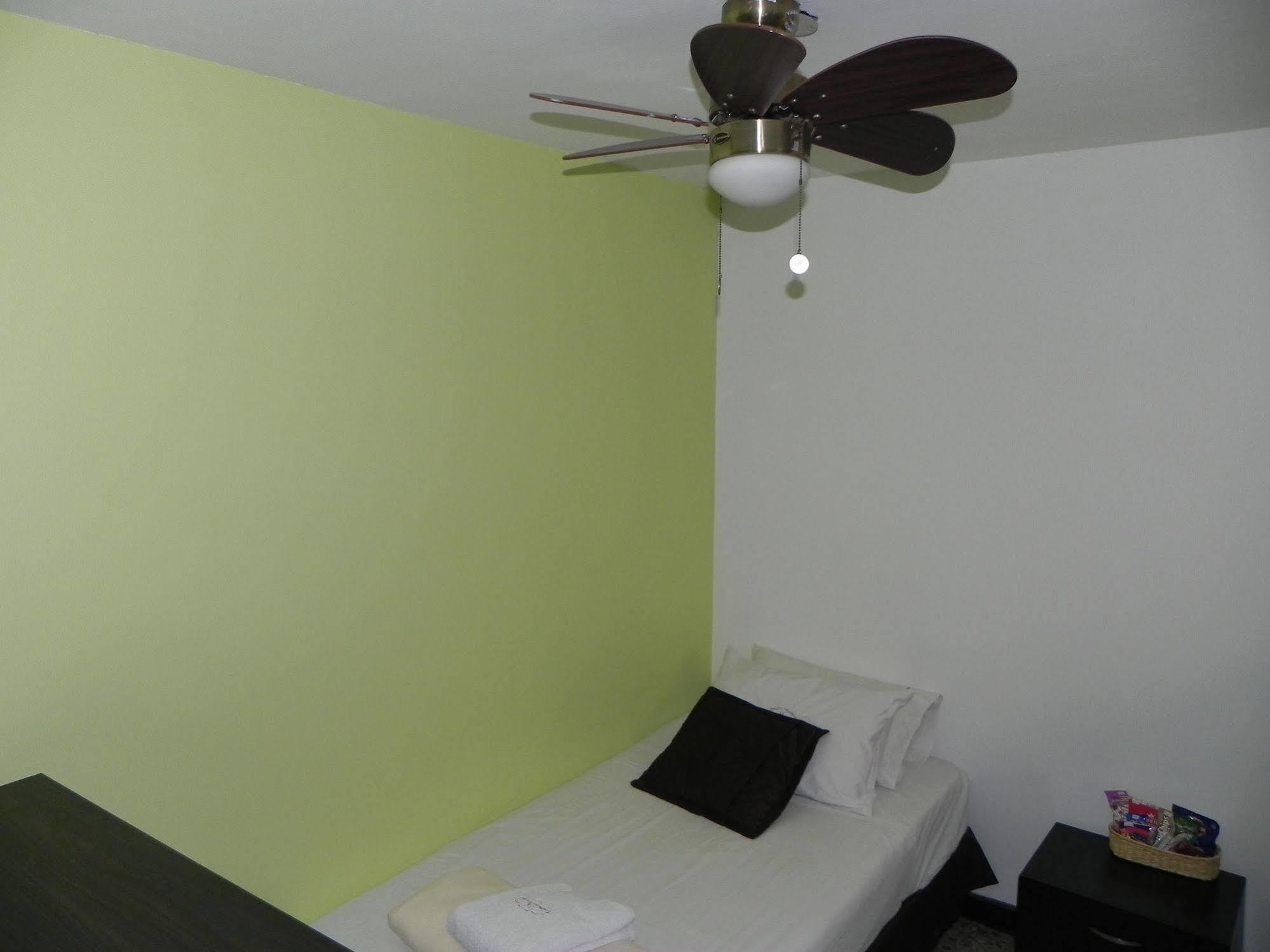 Hostal Tamarindo Inn Medellín Exteriér fotografie