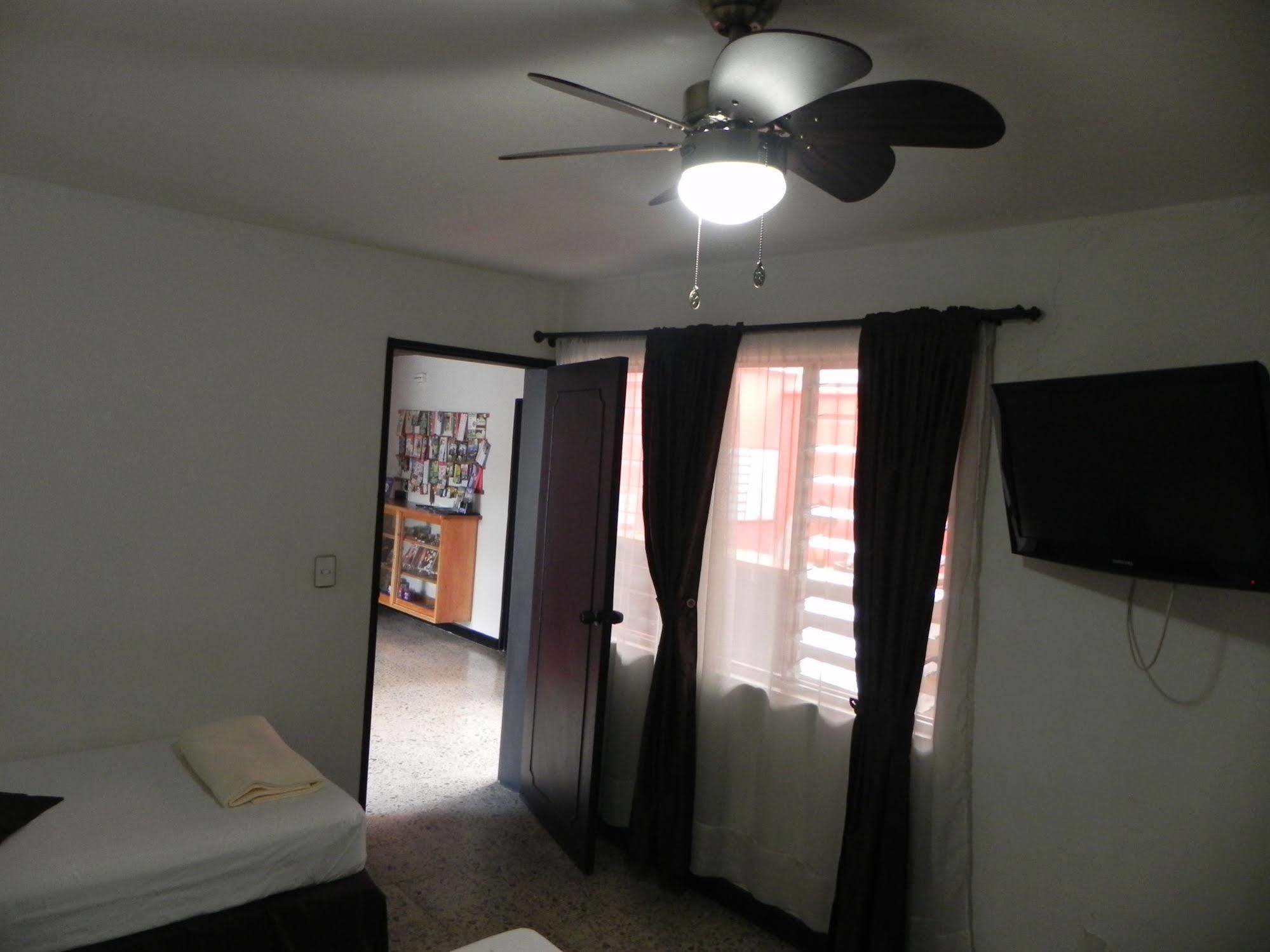 Hostal Tamarindo Inn Medellín Exteriér fotografie