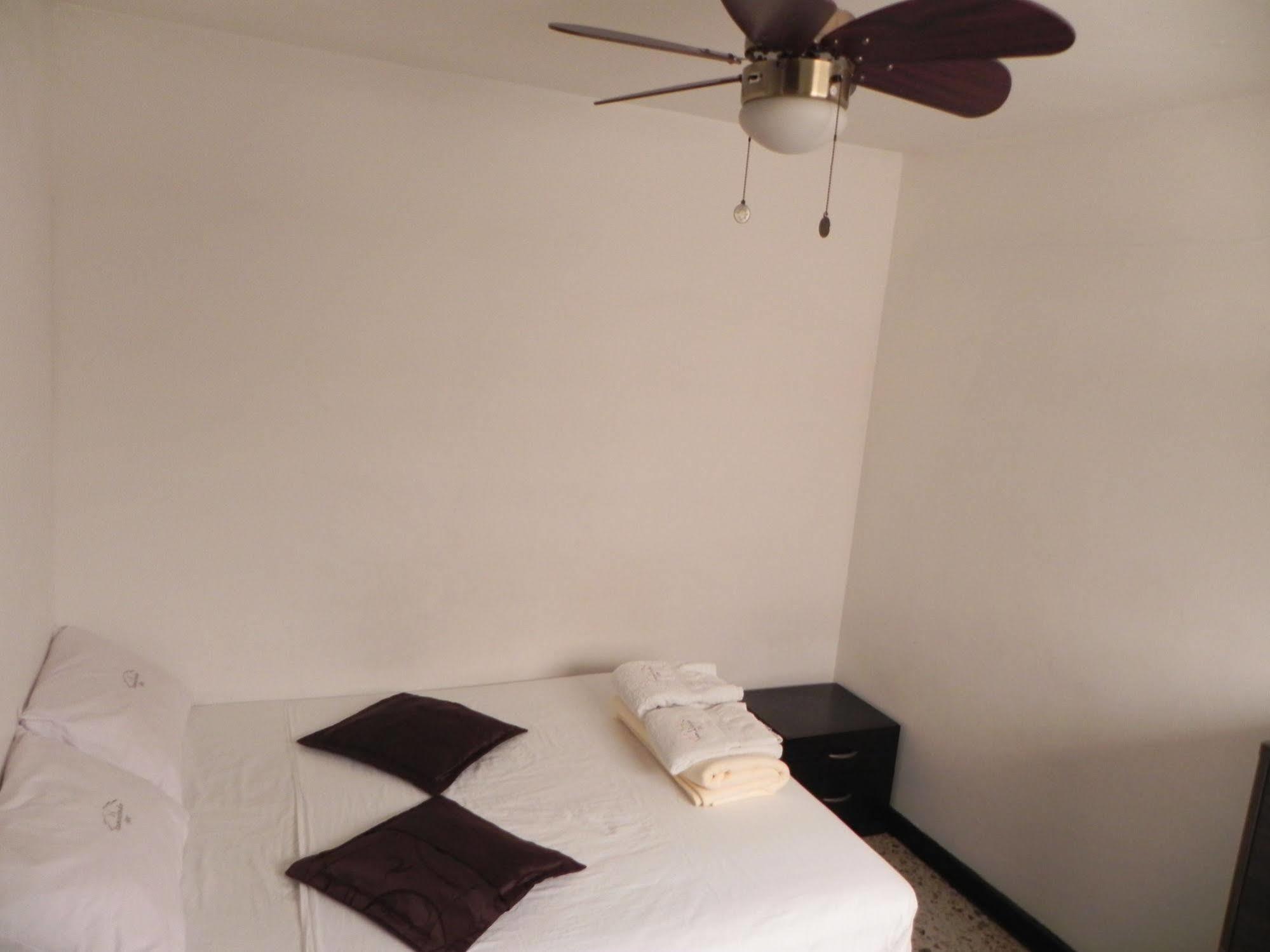 Hostal Tamarindo Inn Medellín Exteriér fotografie